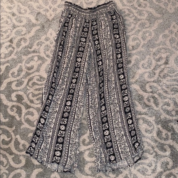 Abercrombie & Fitch Pants - Abercrombie & Fitch Wide Leg Paisley Pants
